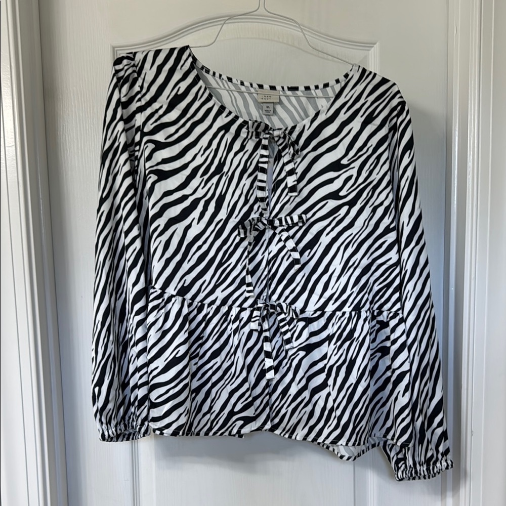 A New Day Black and White Long Sleeve Buttoned Blouse